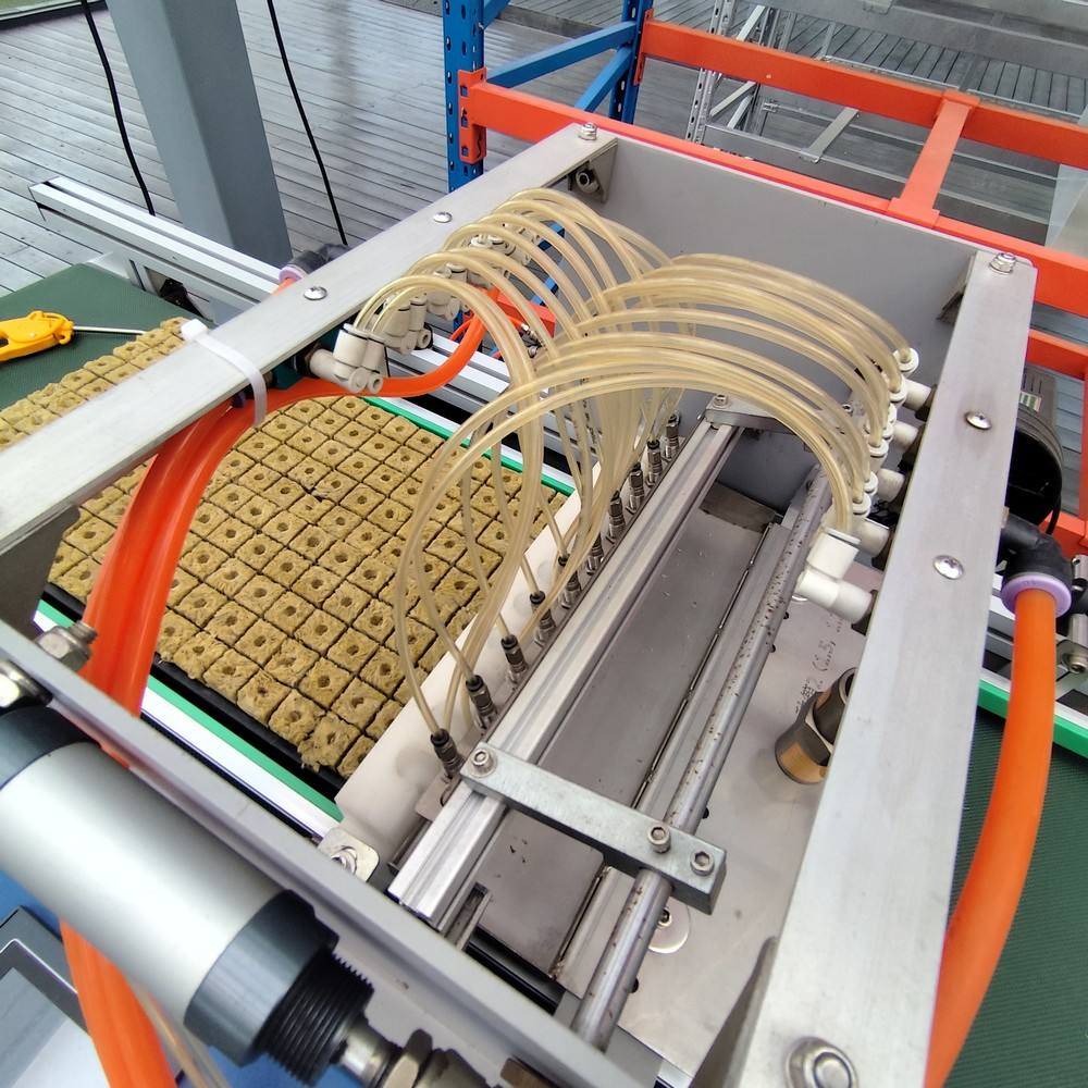 Automatic Tray Seeder Machine